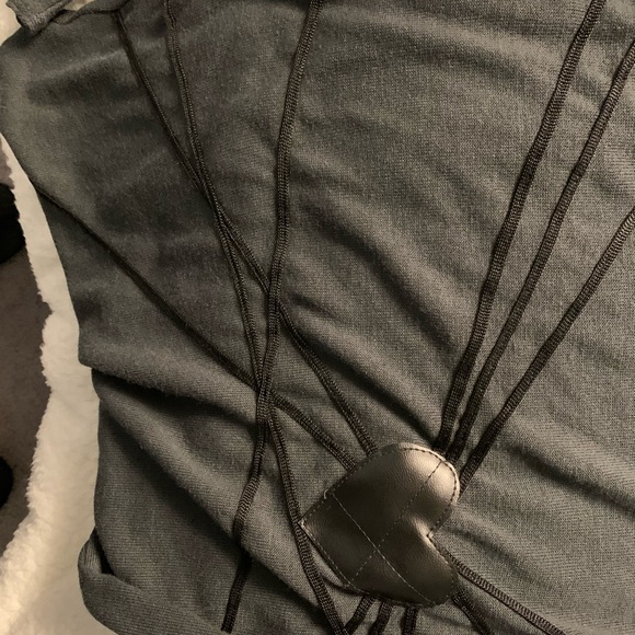 Heavy Red Black Women's Heart Hoodie - Picture 5 of 6